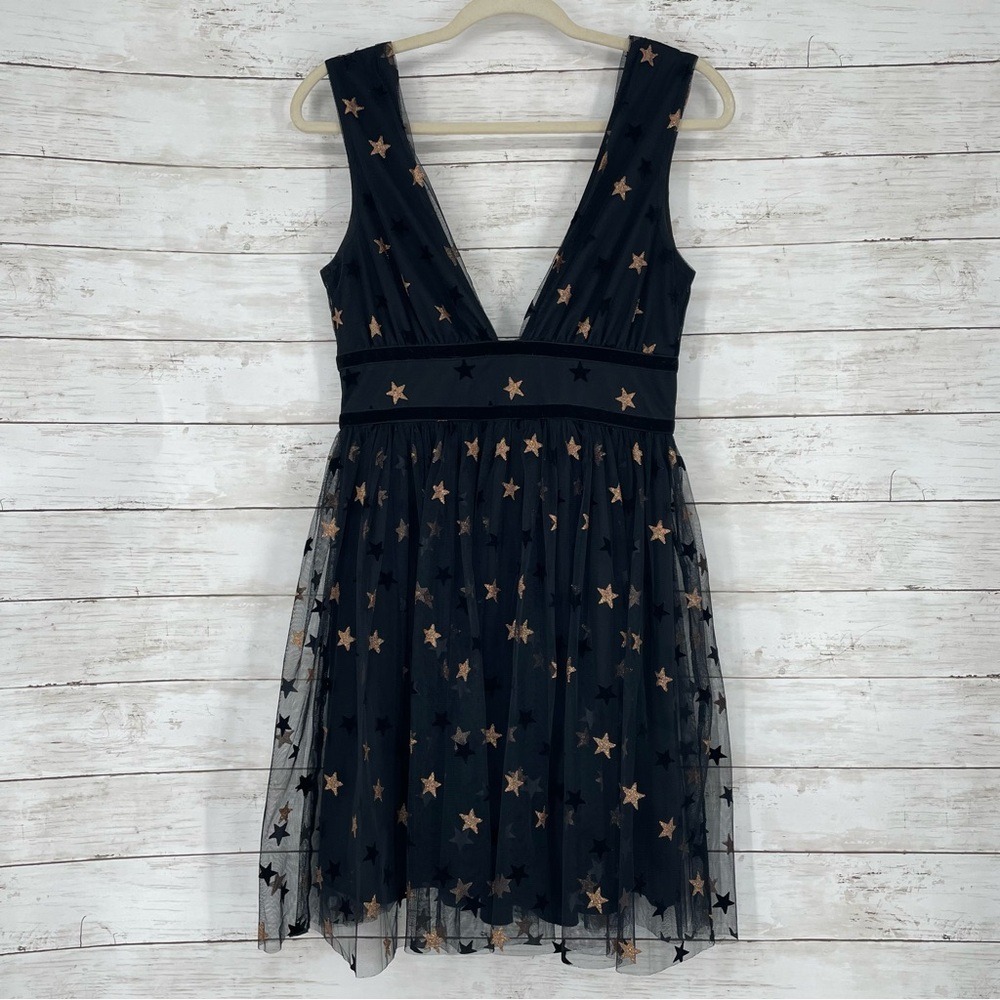 New Look Black Star Mini Dress Sleeveless Tulle Layered Plunge‎ Neck Size 6